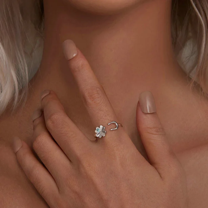 Elegant Four-Leaf Clover Open Ring - Image 3