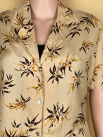 Elegant Floral Patterned Silk Shirt - Image 3