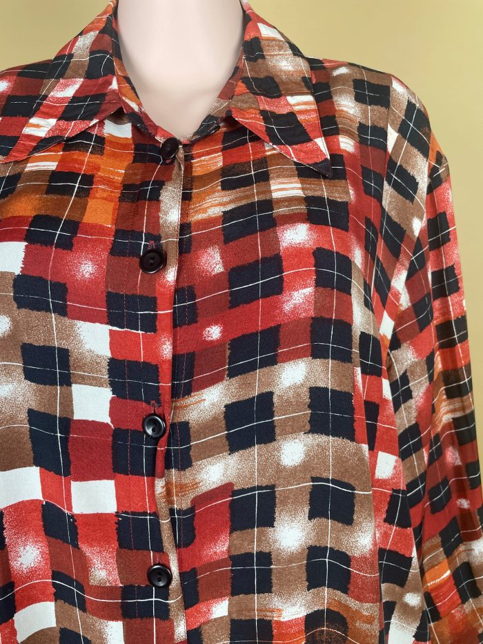 Elegant Plaid Oversized Shirt - Image 3