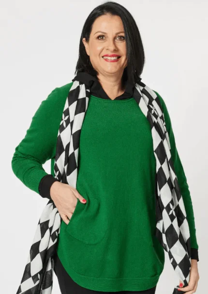 Elegant Green Knit Pullover With Pocket Design
