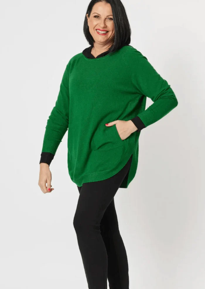 Elegant Green Knit Pullover With Pocket Design - Image 2