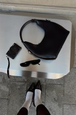 Elegant Black Hobo Bag - Image 9