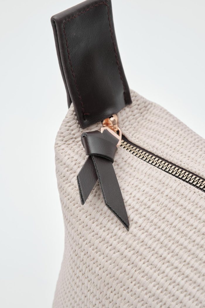 Elegant Woven Shoulder Bag - Image 5