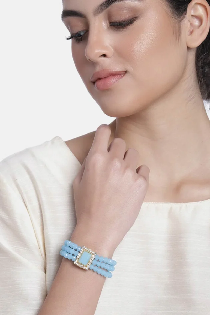 Elegant Beaded Bracelet With Crystal Accent - Image 1