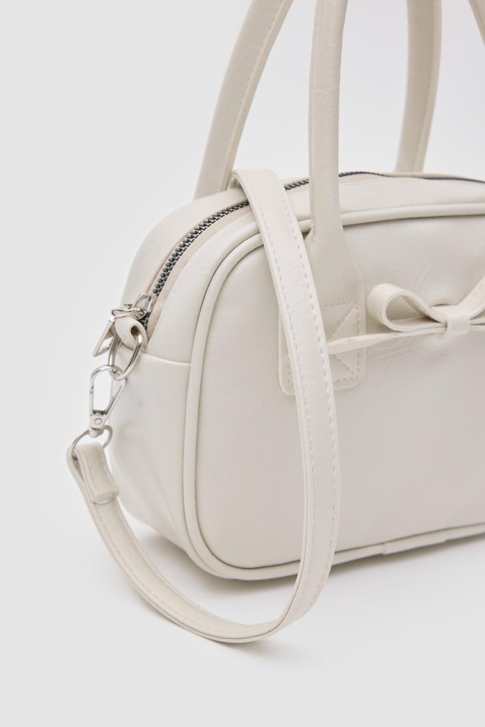 Chic White Bow Accent Handbag - Image 4