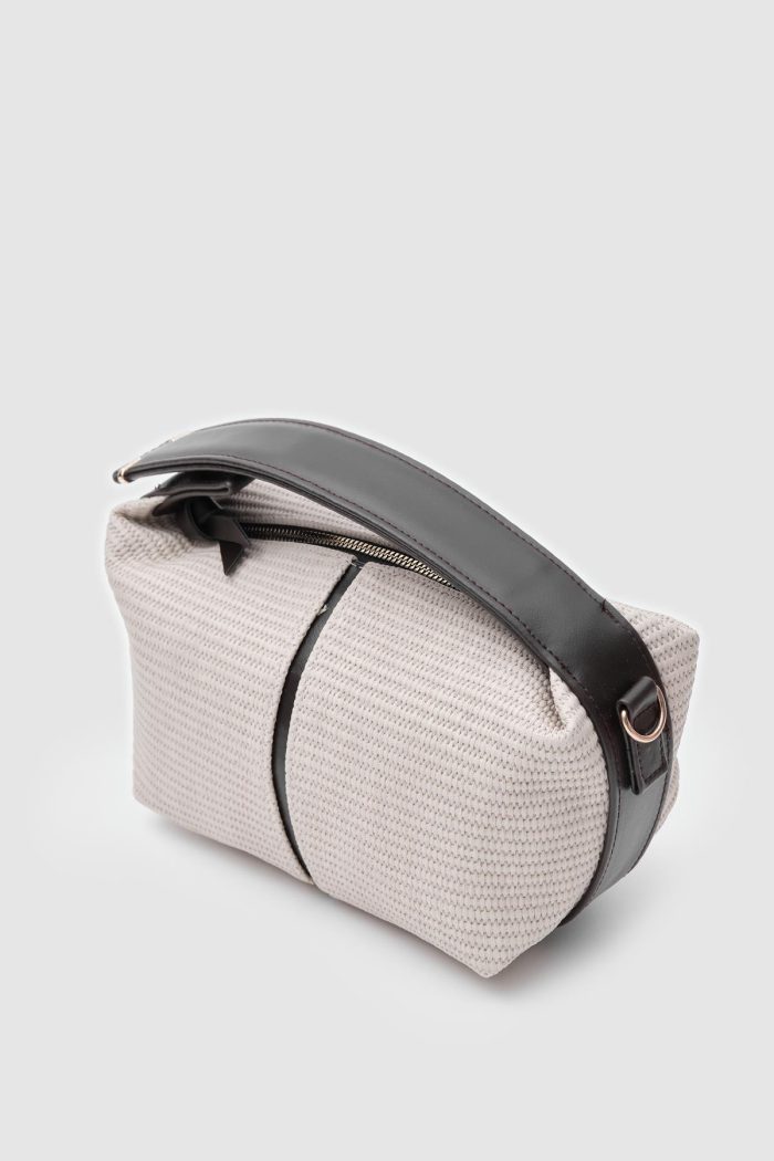 Elegant Woven Shoulder Bag - Image 3