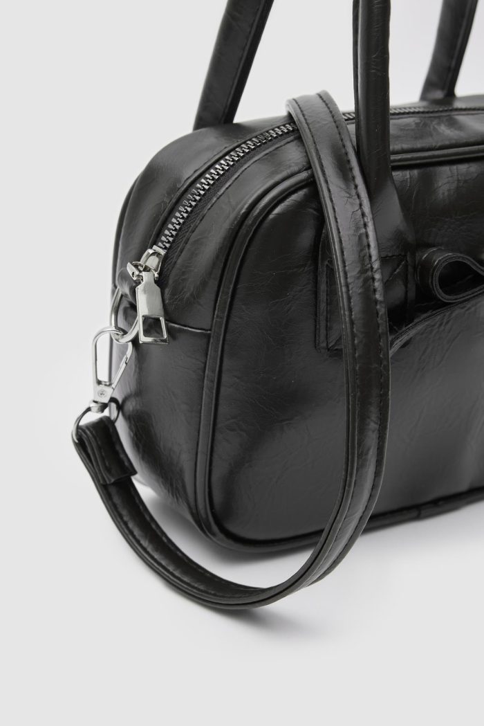 Elegant Black Handbag With Bow Detail - Image 4